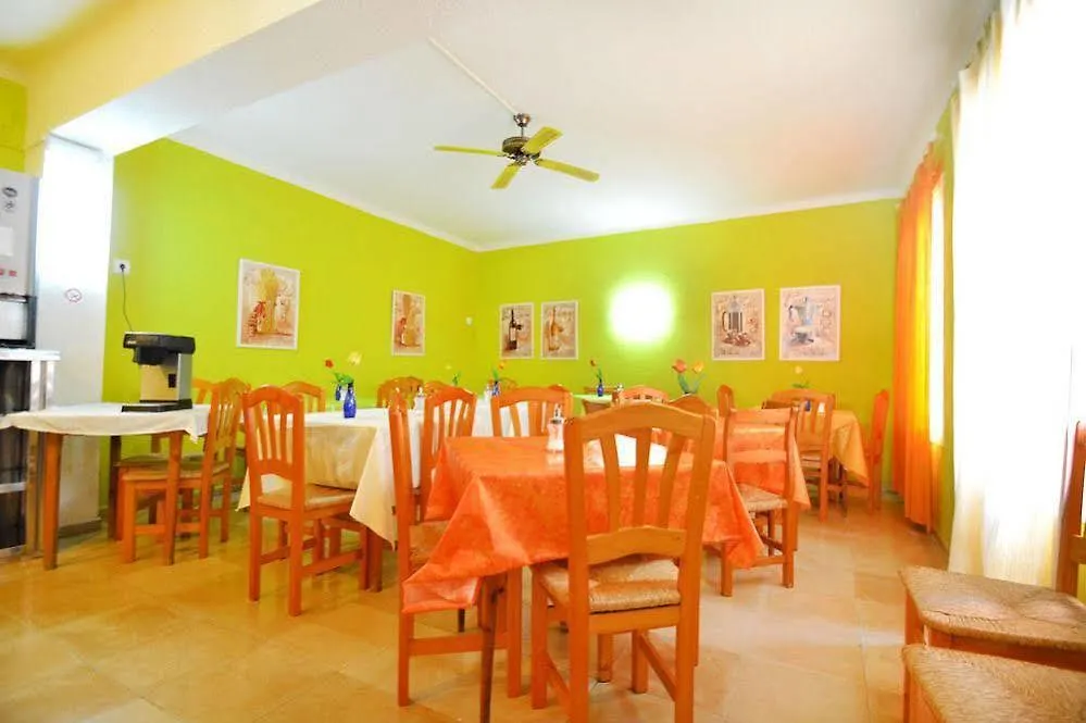 Hotel Salpi (Adults Only) إل أرينال 2*,  إسبانيا